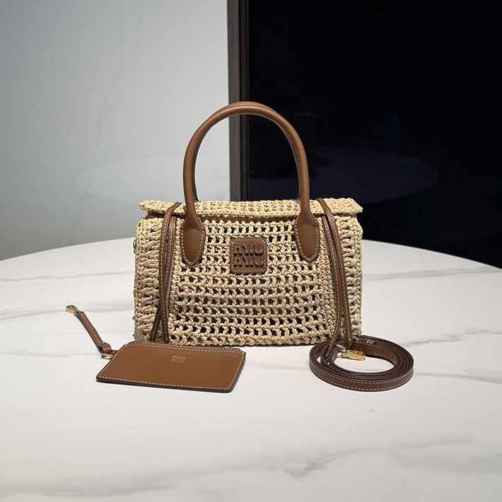 Miumiu バッグ 安い