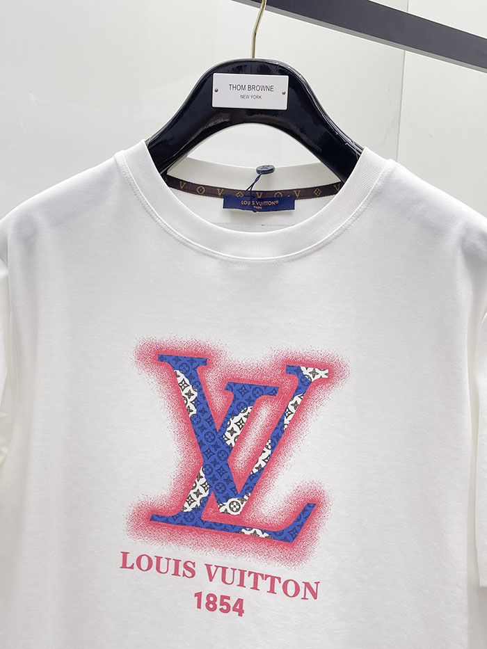 ルイヴィトン服コピー 人気店 Louis Vuitton コットン 2026年春夏新作:ファッショナブルなクラシッククルーネック半袖Tシャツ JP4649(1006)ルイヴィトン メンズTシャツ 白 - 画像 (9)