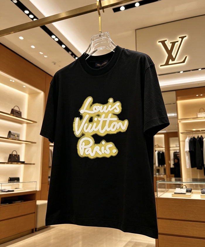 ルイヴィトン服コピー 人気店 Louis Vuitton コットン100% 2026年春夏 最新半袖クルーネックTシャツ ― ハイエンドなカスタムデザイン JP4649(1027) ルイヴィトン Tシャツ メンズ - 画像 (3)