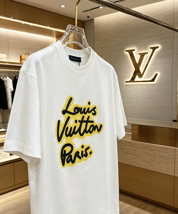 ルイヴィトン服コピー 人気店 Louis Vuitton コットン100% 2026年春夏 最新半袖クルーネックTシャツ ― ハイエンドなカスタムデザイン JP4649(1027) ルイヴィトン Tシャツ メンズ - 画像 (10)