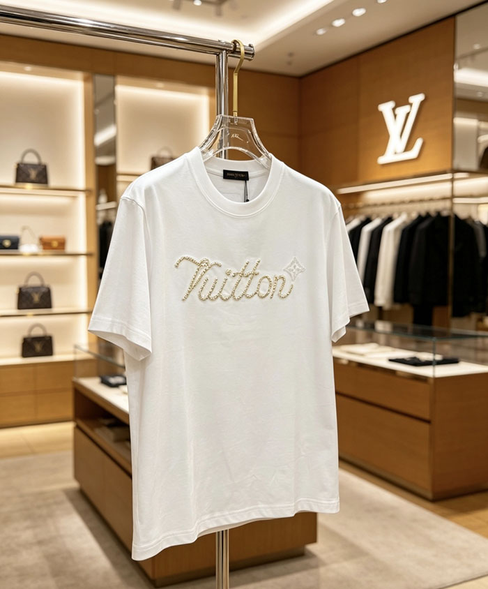 ルイヴィトン服コピー 人気店 Louis Vuitton コットン100% 2026年春夏 最新半袖クルーネックTシャツ ― ハイエンドなカスタムデザイン JP4649(1028)ルイヴィトン T シャツ 新作 - 画像 (2)