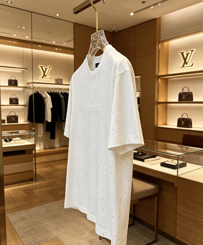 ルイヴィトン服コピー 人気店 Louis Vuitton コットン100% 2026年春夏 最新半袖クルーネックTシャツ ― ハイエンドなカスタムデザイン JP4649(1030) ルイヴィトン T シャツ 白 - 画像 (9)