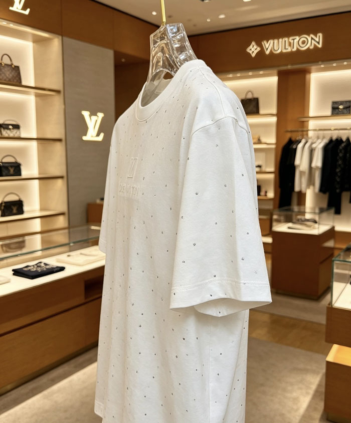 ルイヴィトン服コピー 人気店 Louis Vuitton コットン100% 2026年春夏 最新半袖クルーネックTシャツ ― ハイエンドなカスタムデザイン JP4649(1030) ルイヴィトン T シャツ 白 - 画像 (8)