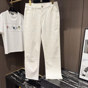 ルイヴィトンデニム 白