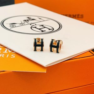 エルメス ポップH ピアス 定価