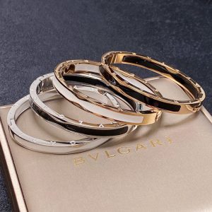 ブルガリ ブレスレット ビーゼロワン