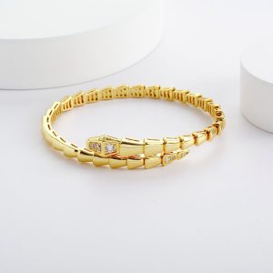 ブルガリ ブレスレット 価格