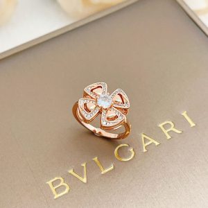 ブルガリ 指輪 芸能人