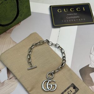 グッチ ブレスレット シルバー
