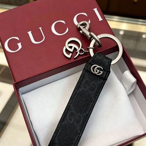 グッチ キーホルダー メンズ