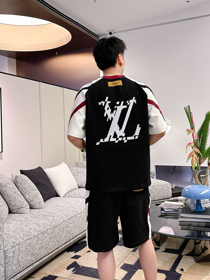 最高級ルイヴィトンスーパーコピー Louis Vuitton 2026年夏最新クラシックデザイン半袖Tシャツ&ショーツセット clothes202600669 ルイヴィトン Tシャツ 短パン セットアップ - 画像 (9)