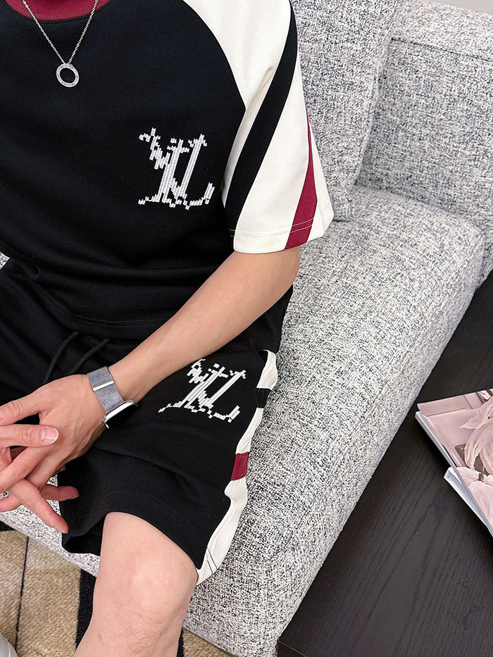 最高級ルイヴィトンスーパーコピー Louis Vuitton 2026年夏最新クラシックデザイン半袖Tシャツ&ショーツセット clothes202600669 ルイヴィトン Tシャツ 短パン セットアップ - 画像 (6)
