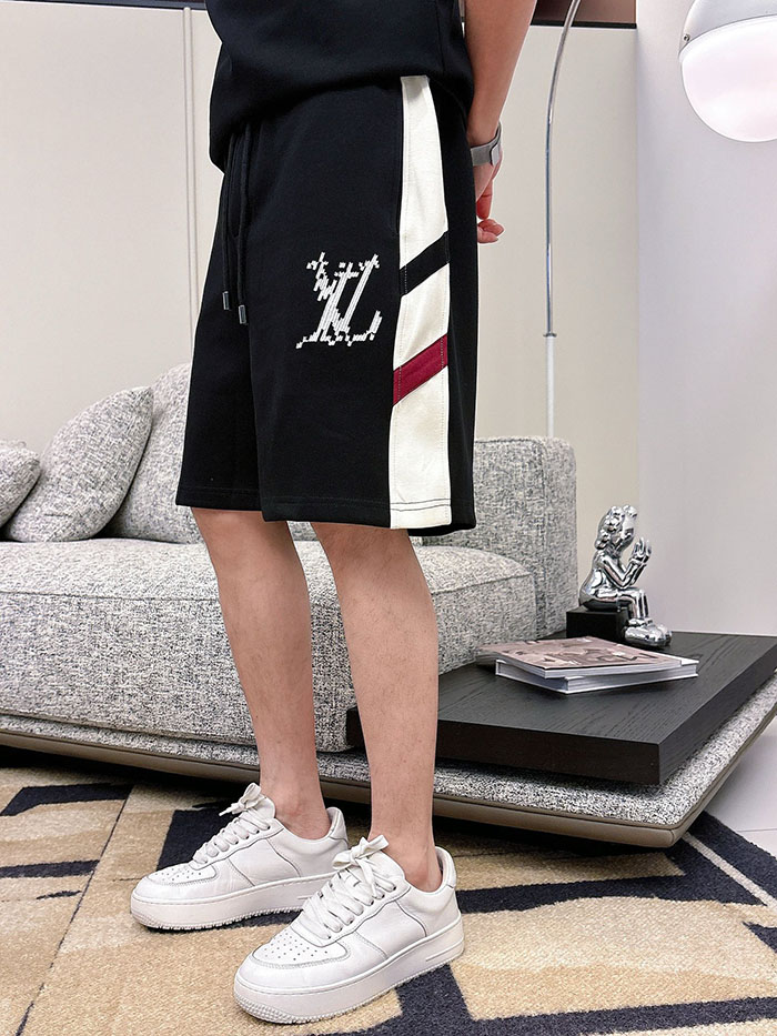 最高級ルイヴィトンスーパーコピー Louis Vuitton 2026年夏最新クラシックデザイン半袖Tシャツ&ショーツセット clothes202600669 ルイヴィトン Tシャツ 短パン セットアップ - 画像 (4)