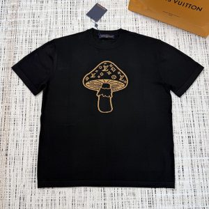 ルイヴィトン 黒のTシャツ 新作