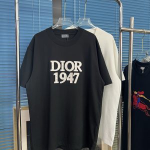 ディオールのレターTシャツ