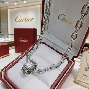 カルティエ ネックレス 芸能人