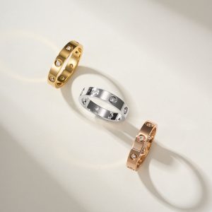 カルティエ ラブ リング 芸能人