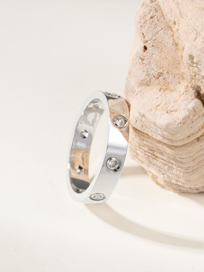カルティエのジュエリー カルティエコピー Cartier リング ミニラブリング フル 8ポイント ダイヤモンド B4056200 カルティエ ラブ リング 芸能人 - 画像 (9)