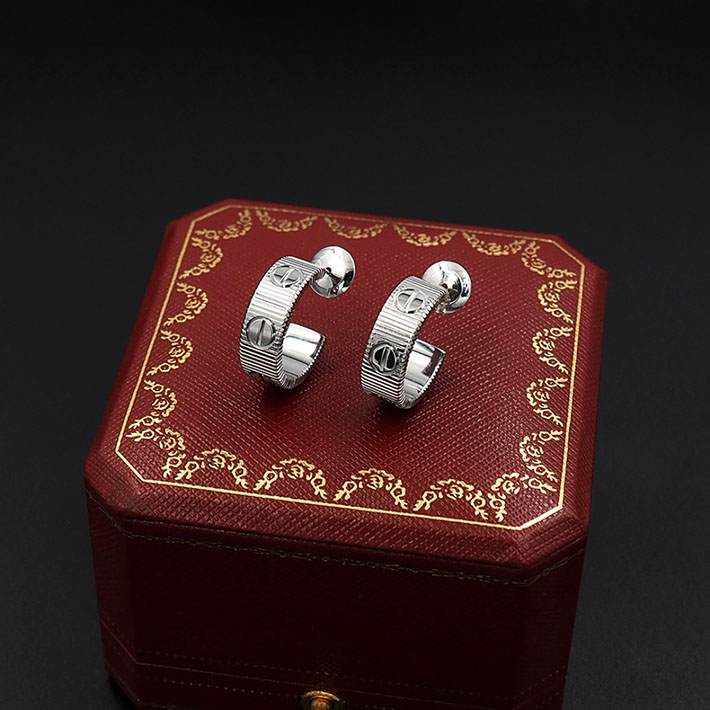 カルティエのジュエリー カルティエコピー Cartier LOVEフープイヤリング スモールモデル ビスモチーフ ラブピアス 2701238 カルティエ ピアス 芸能人 - 画像 (9)