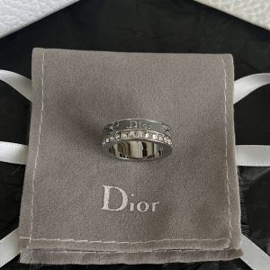 Dior リング 人気