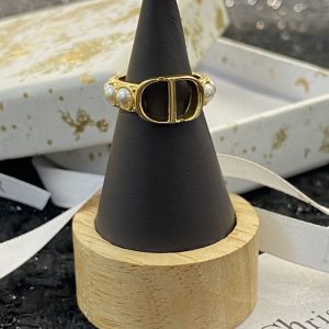 Dior リング 人気