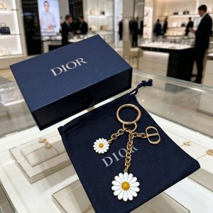 ディオール キーホルダー 花