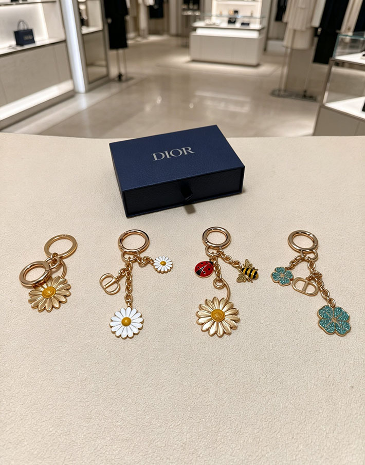 ディオール アウトレット店舗 ディオールコピー Dior Jardin D'Atelier バッグチャーム 2701126 ディオール キーホルダー 花 - 画像 (2)