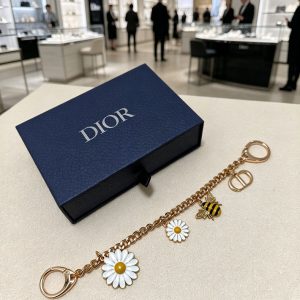 dior バッグ チャーム