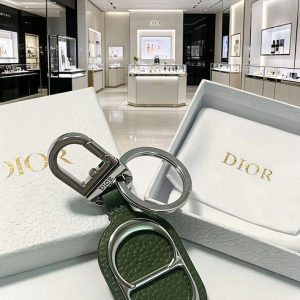 dior キーホルダー 安い