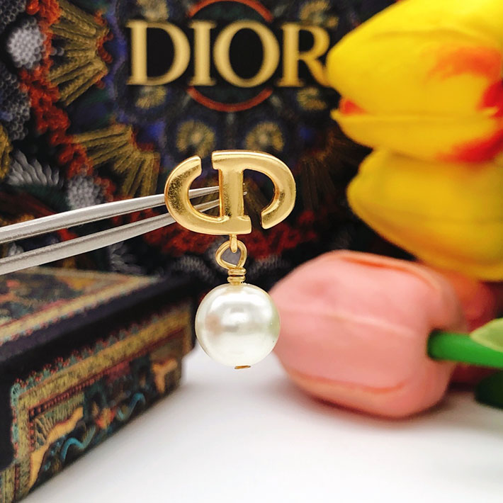 ディオール アウトレット店舗 ディオールコピー Dior Petit CD ピアス ホワイト レジンパール E1520PTCRS_D301 ディオール ピアス 定番 - 画像 (3)