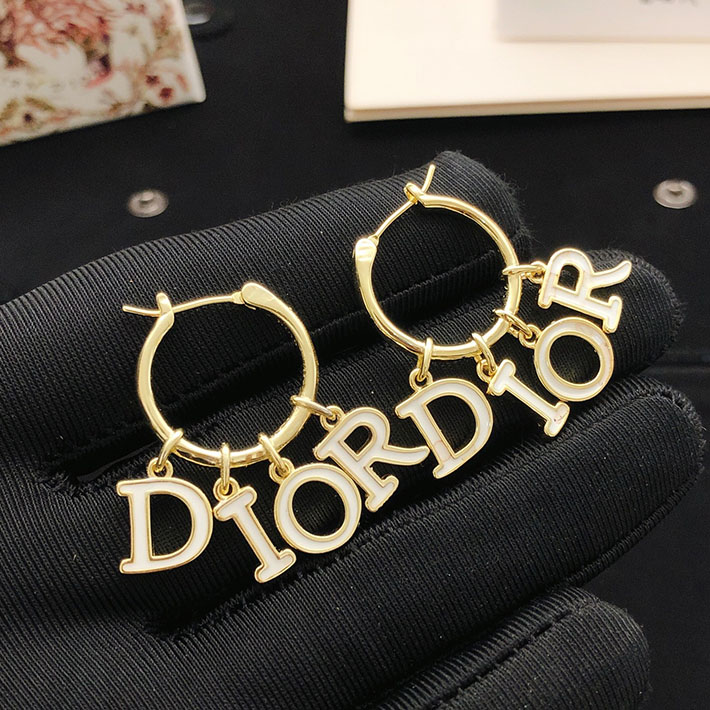 Dior ピアス 1万円