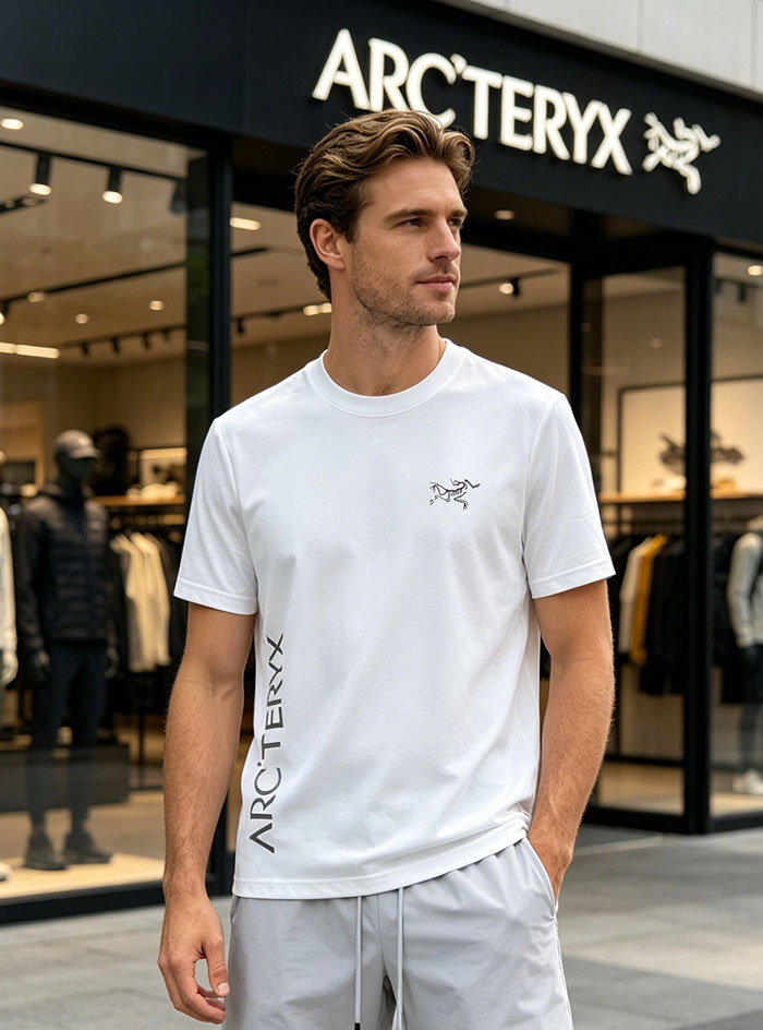 アークテリクス 服 コピー 人気店 ARC'TERYX 26SS アークテリクス ノーバン ダウンワードロゴ半袖Tシャツ JP2525(010680) アークテリクス ノーバン tシャツ - 画像 (2)