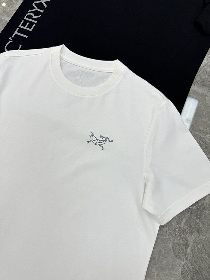 アークテリクス 服 コピー 人気店 ARC'TERYX 26SS アークテリクス ノーバン ダウンワードロゴ半袖Tシャツ JP2525(010680) アークテリクス ノーバン tシャツ - 画像 (4)