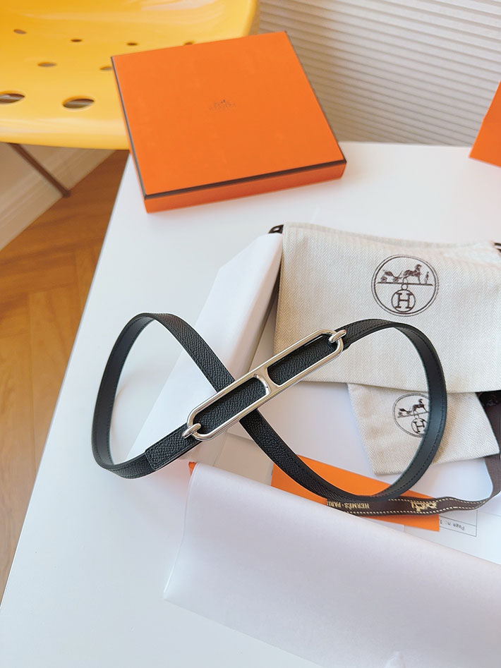 高品質エルメス レザーベルト HERMES ルリ リバーシブルレザーベルト 13mm RG ヴォーエプソン/スイフト 2702084 エルメス ベルト アウトレット - 画像 (4)