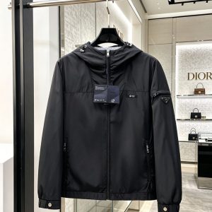 プラダ ジャケット メンズ コーデ