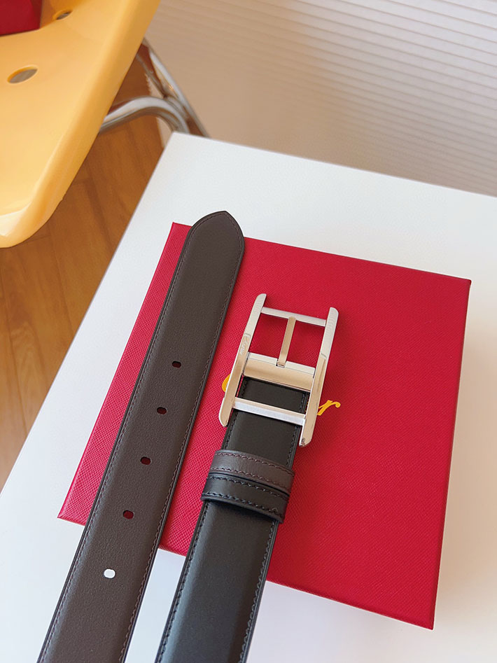 カルティエ レザーベルト 店舗 CARTIER メンズ 35mm リバーシブルレザーベルト タンクベルト ロゴバックル 2702106 カルティエ ベルト 評判 - 画像 (3)