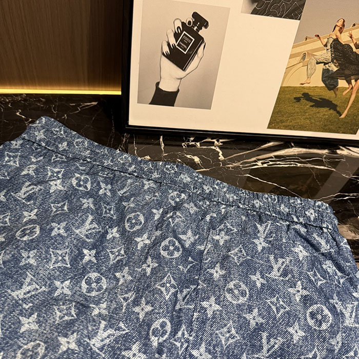 ルイヴィトン服コピー 人気店 Louis Vuitton メンズ カジュアル 半袖襟付きシャツ&ショートパンツセット(26SS新作) JP4649(1138) メンズ シャツ 短パン セットアップ - 画像 (4)
