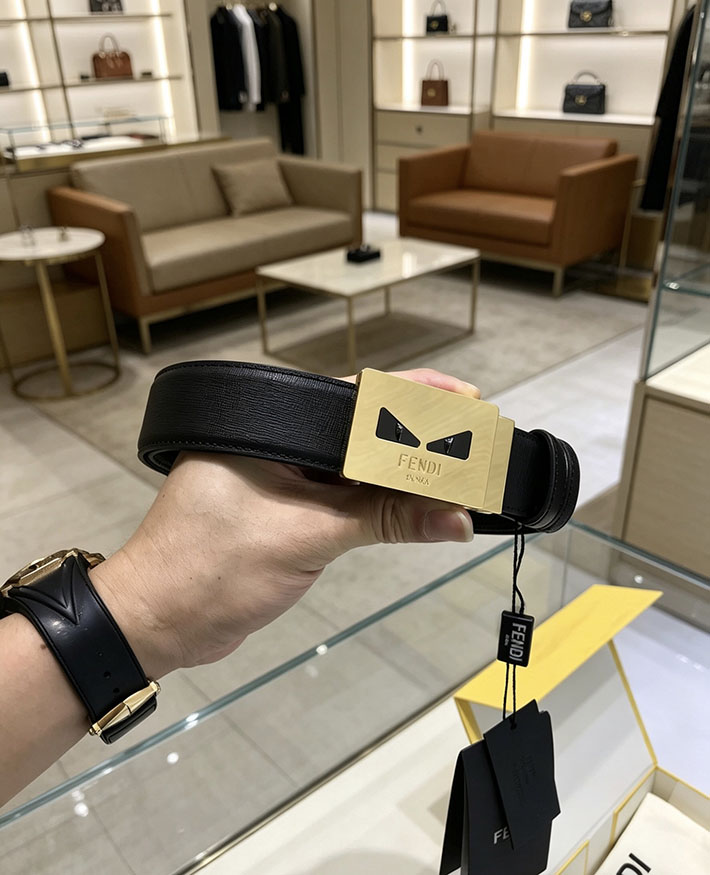 フェンディ ベルト リバーシブル
