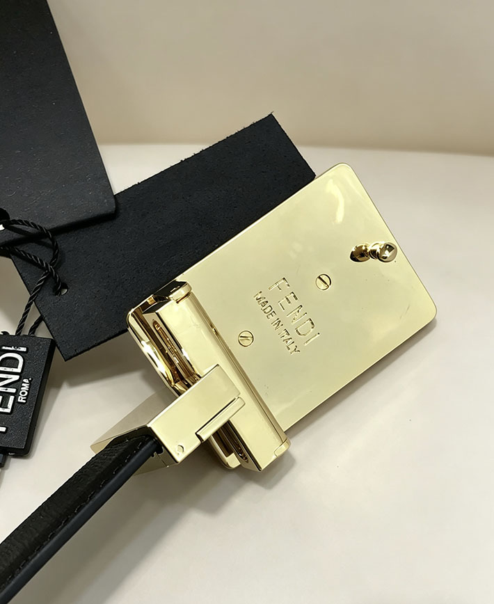 フェンディ アウトレット店舗 FENDI メンズ 35mm モンスターアイモチーフバックル レザーベルト 2702222 フェンディ ベルト リバーシブル - 画像 (4)