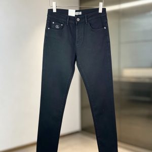 グッチ テーパードパンツ 黒