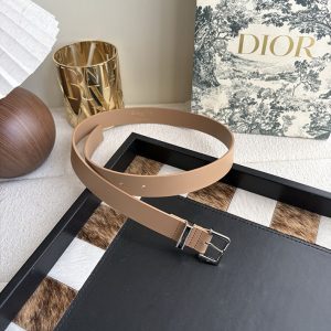 Dior ベルトバックル