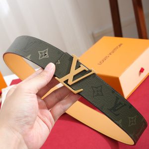 ルイヴィトン ベルト 値段