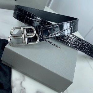 バレンシアガ ベルト 値段