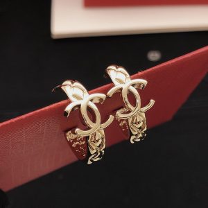 シャネル ピアス ロゴ