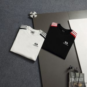 バレンシアガ Tシャツ 白
