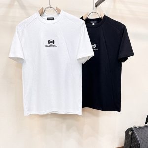 バレンシアガ Tシャツ 人気