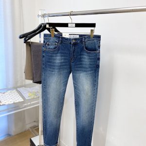 モンクレール デニムパンツ