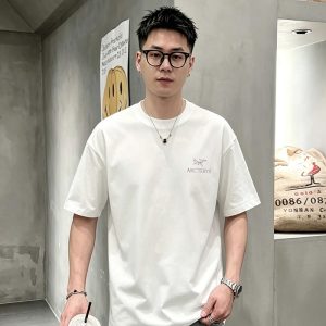 アークテリクス Tシャツ 白