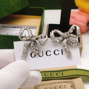 グッチ ピアス 新作