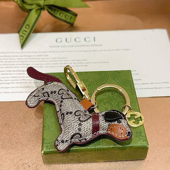 グッチ アウトレット店舗 グッチ新作 GUCCI ドッグ シェイプ バッグ チャーム ベージュ&ダークブラウン 821812 9AAGV 8076 GUCCI キーリング 人気 - 画像 (2)